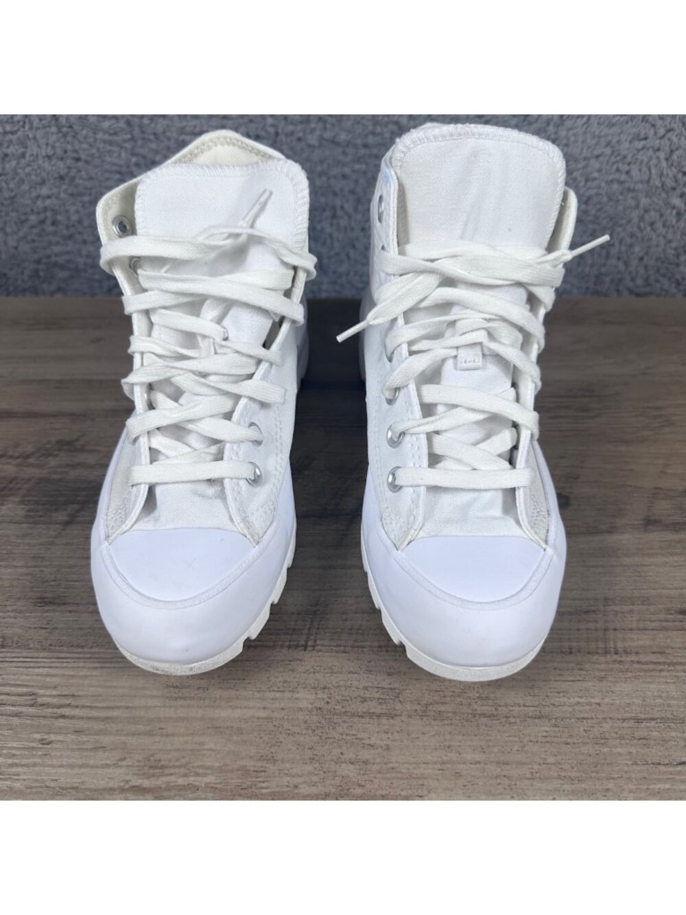 Converse Chuck Taylor All Star Lugged Women’s High Top Sneakers White Size 5.5 U
